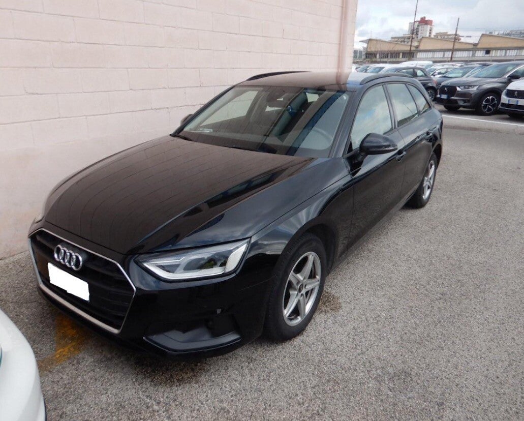 AUDI A4 2.0 30 TDI S tronic