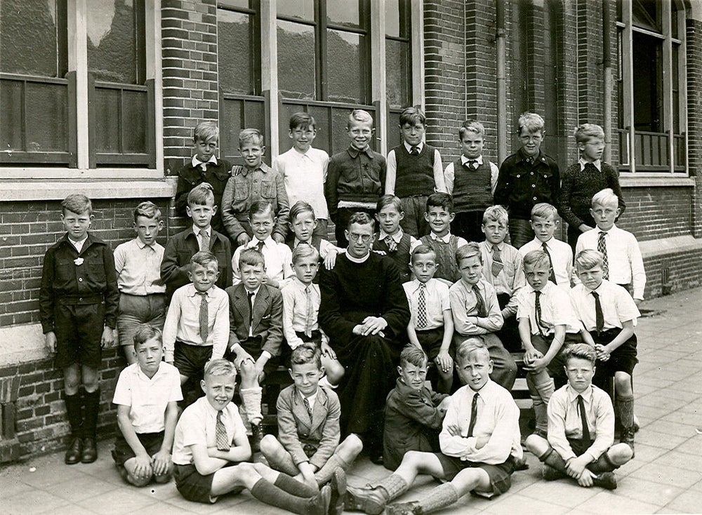 1944 / 1945 - klas 4 - Fr. Ewald / St. Jan lagere school / START | Mijn