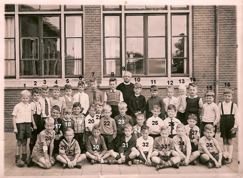 1944 / 1945 - klas 1 - Fr. Wilhelmus / Jaren 1900 - 1945 / Aloysius