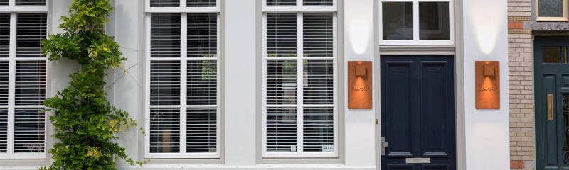 cortenstalen wandlamp met ruimte voor uw naam of huisnummer