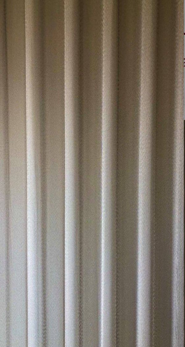 Inbetween metallic look 870 goud 295 cm hoog / breed