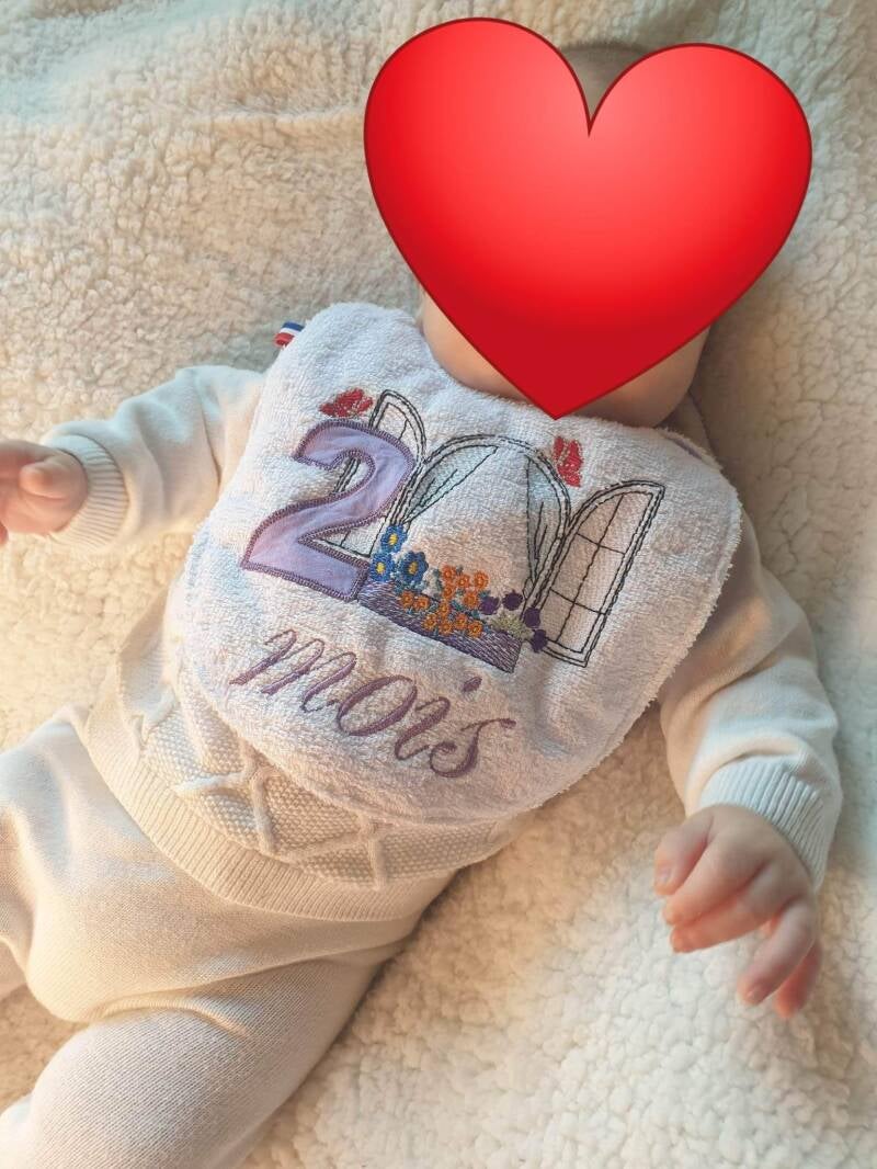 Bavoir mensuel 2 mois