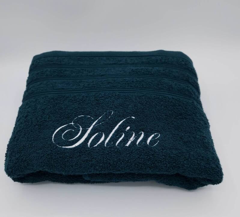 Serviette de bain avec prénom brodé