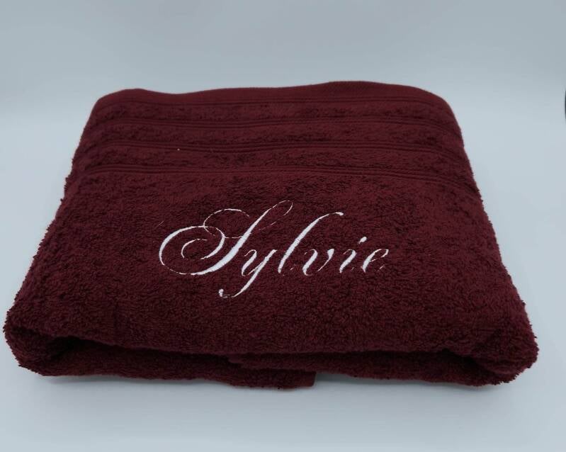 Serviette de bain avec prénom brodé
