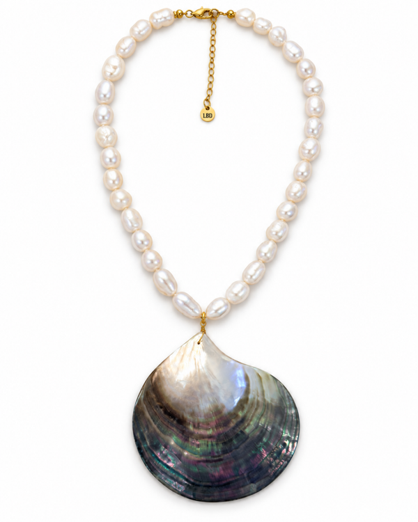 the vinki necklace