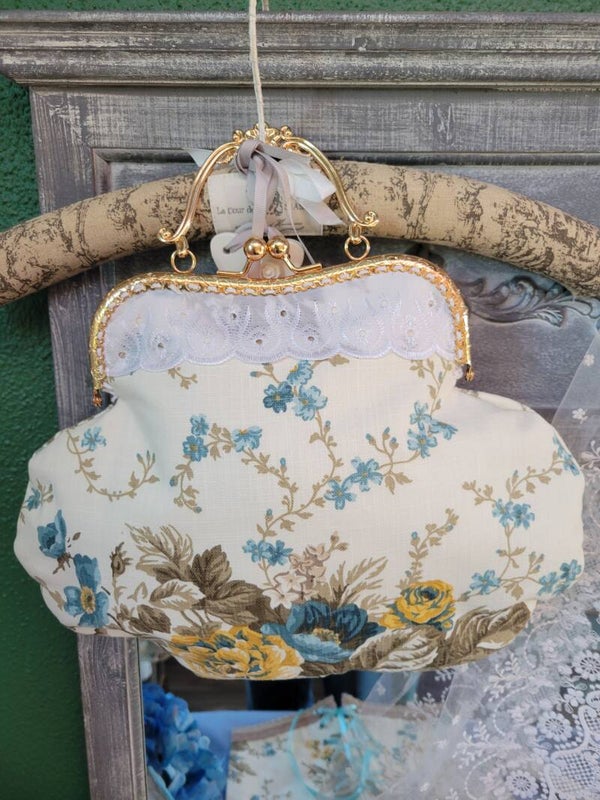 Minaudière "Fleur de Ciel"