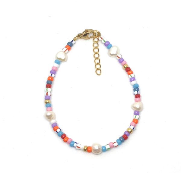 Sweet pearl color bracelet