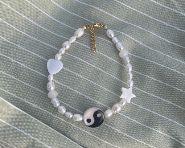 Yin & Yang Pearl Bracelet