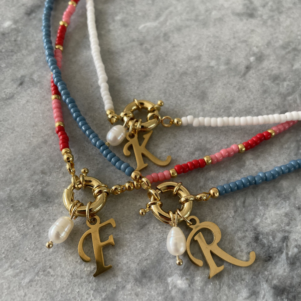 Necklace round lock Letter