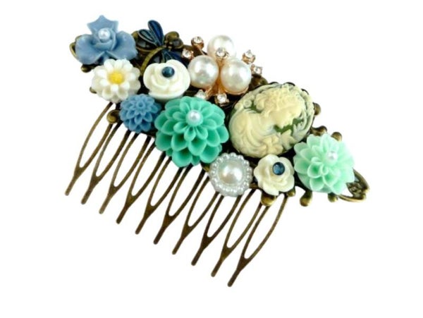Großer Haarkamm mit Blüten und Kamee Collage mintgrün bronzefarben Unikat Haarschmuck