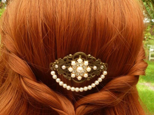 Kleine Haarspange mit Perlen Applikation und klarem Strass cremeweiß