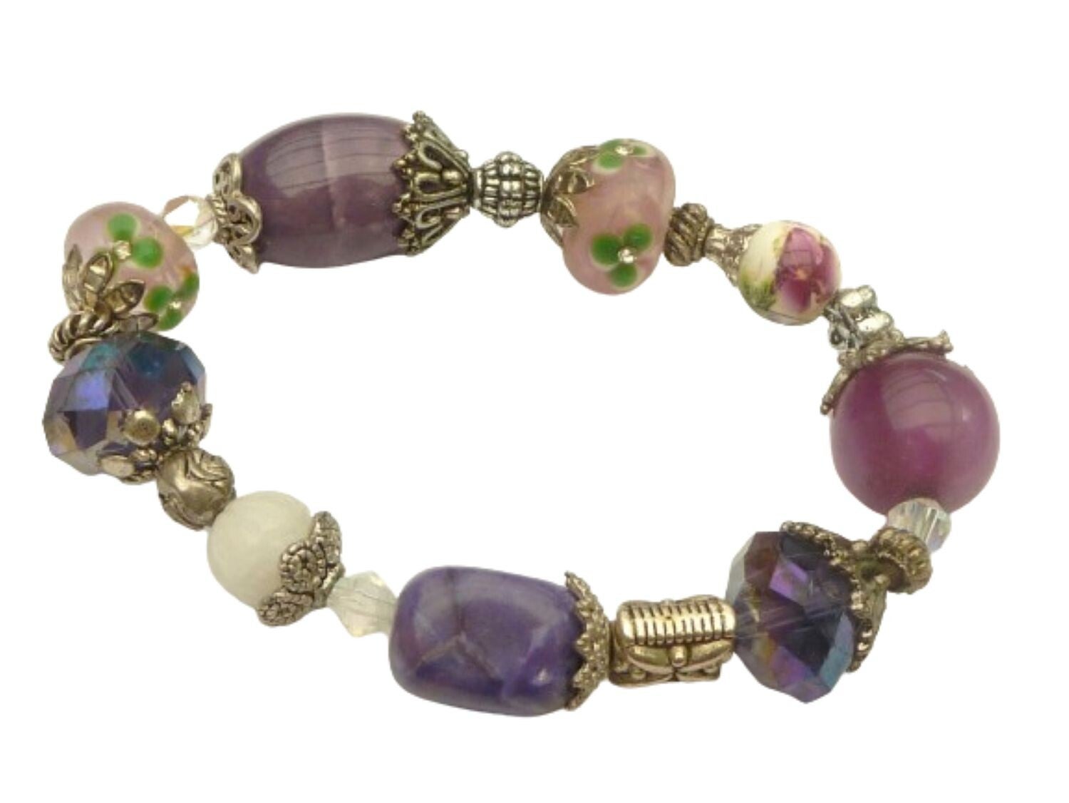 Armband mit Glasperlen in lila weiß silberfarben mit starkem Elastikband