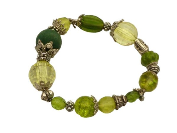 Armband mit Glasperlen in grün silberfarben mit starkem Elastikband