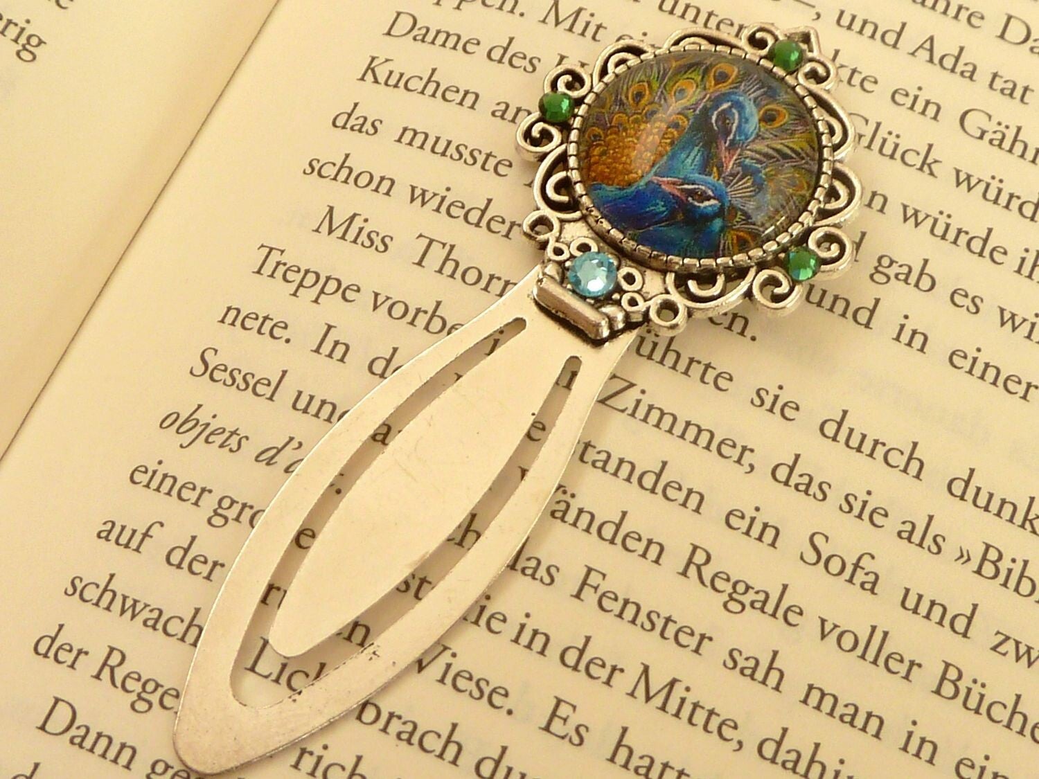 Edles Lesezeichen mit Pfau Motiv silberfarben, Jugendstil Design, Geschenkidee für sie