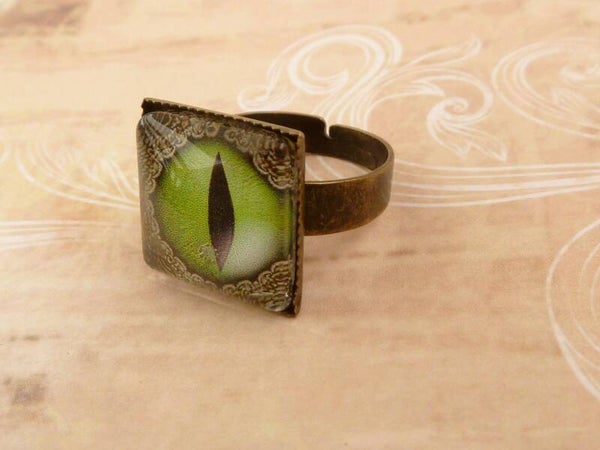 Eckiger Ring mit Drachenauge Motiv rot bronze Steampunk Schmuck,