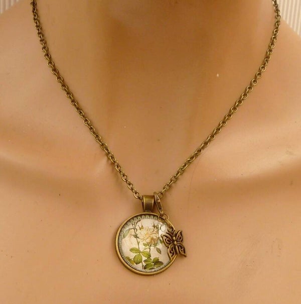 Sommerliche Halskette mit Rosen Design und abnehmbarem Schmetterling Charm bronzefarben