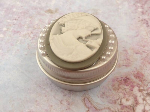 Kleine Dose aus Metall mit Kamee mit Dame lindgrün silberfarben, Pillendose, Zahndose