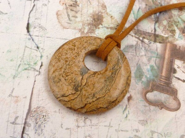 Edelstein Halskette mit Landschafts Jaspis Donut Schmuck Unikat Wildlederband