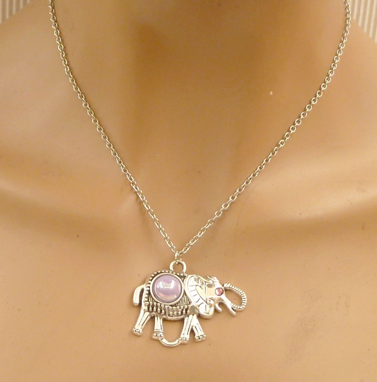 Orientalische Halskette mit Elefant Motiv rosa silberfarben