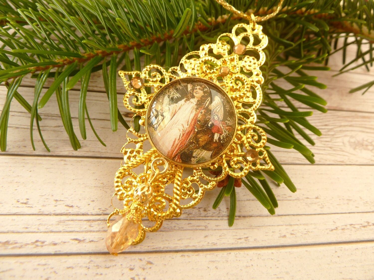 Weihnachtlicher Deko-Anhänger mit Engel Rautenform braun goldfarben Christbaum Dekoration