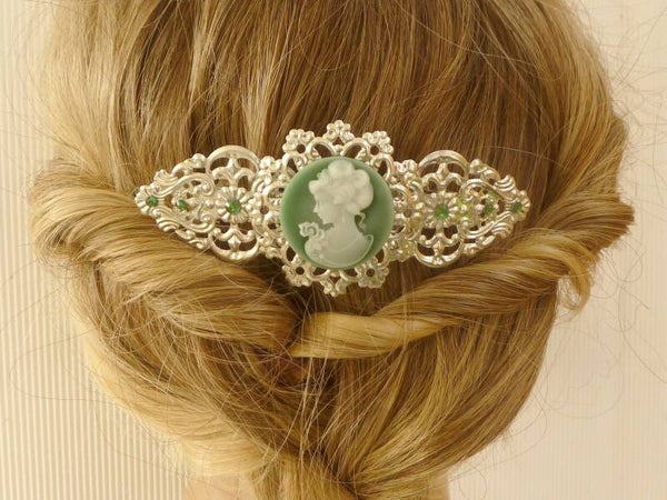 Große Haarspange mit Kamee vintage Dame grün silberfarben