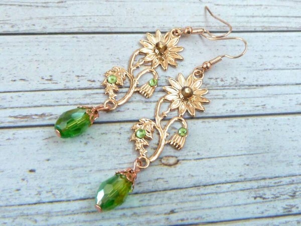 Filigrane Ohrringe mit Blumen Motiv rotgold grün oxidierte Messing Ornamente