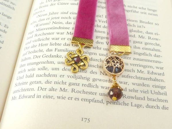 Edles Lesezeichen aus Samt mit Baum Ornament und keltischen Knoten pink goldfarben