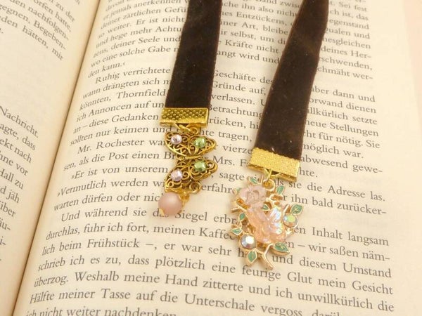 Edles Lesezeichen aus Samt mit Schmetterling Motiven dunkelbraun