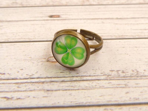 Niedlicher Ring mit vierblättrigem Kleeblatt Glücksbringer Ring bronzefarben