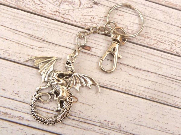 Schlüsselanhänger mit großem Drachen Charm silberfarben Geschenk für sie und ihn