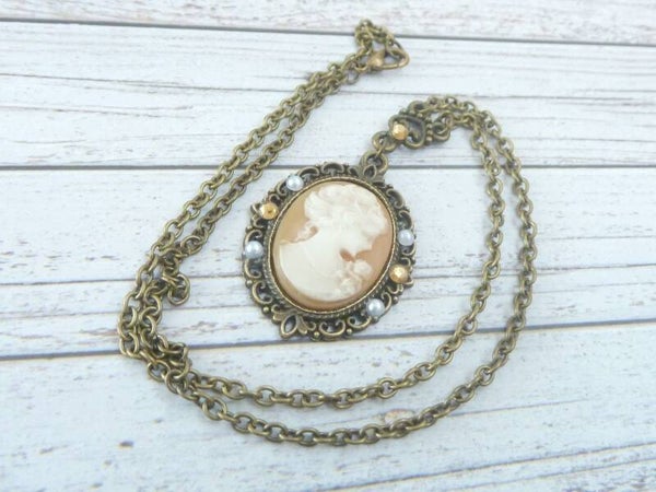 Halskette im Antik Stil mit Kamee braun bronzefarben Unikat Schmuck