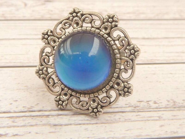 Großer Stimmungsring Farbwechsel temperatursensibler Glas Cabochon silberfarbene Ringschiene größenverstellbar
