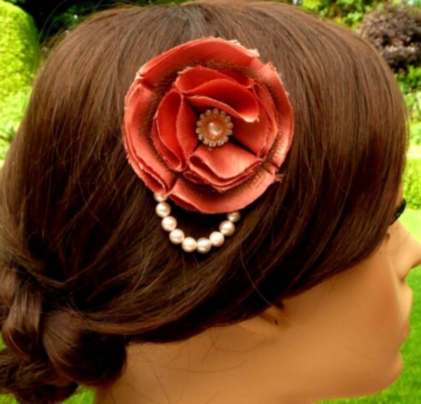 Edle Haarblüte Haarkamm Kopfschmuck rot weiß Flamenco Haarschmuck komplett Handarbeit