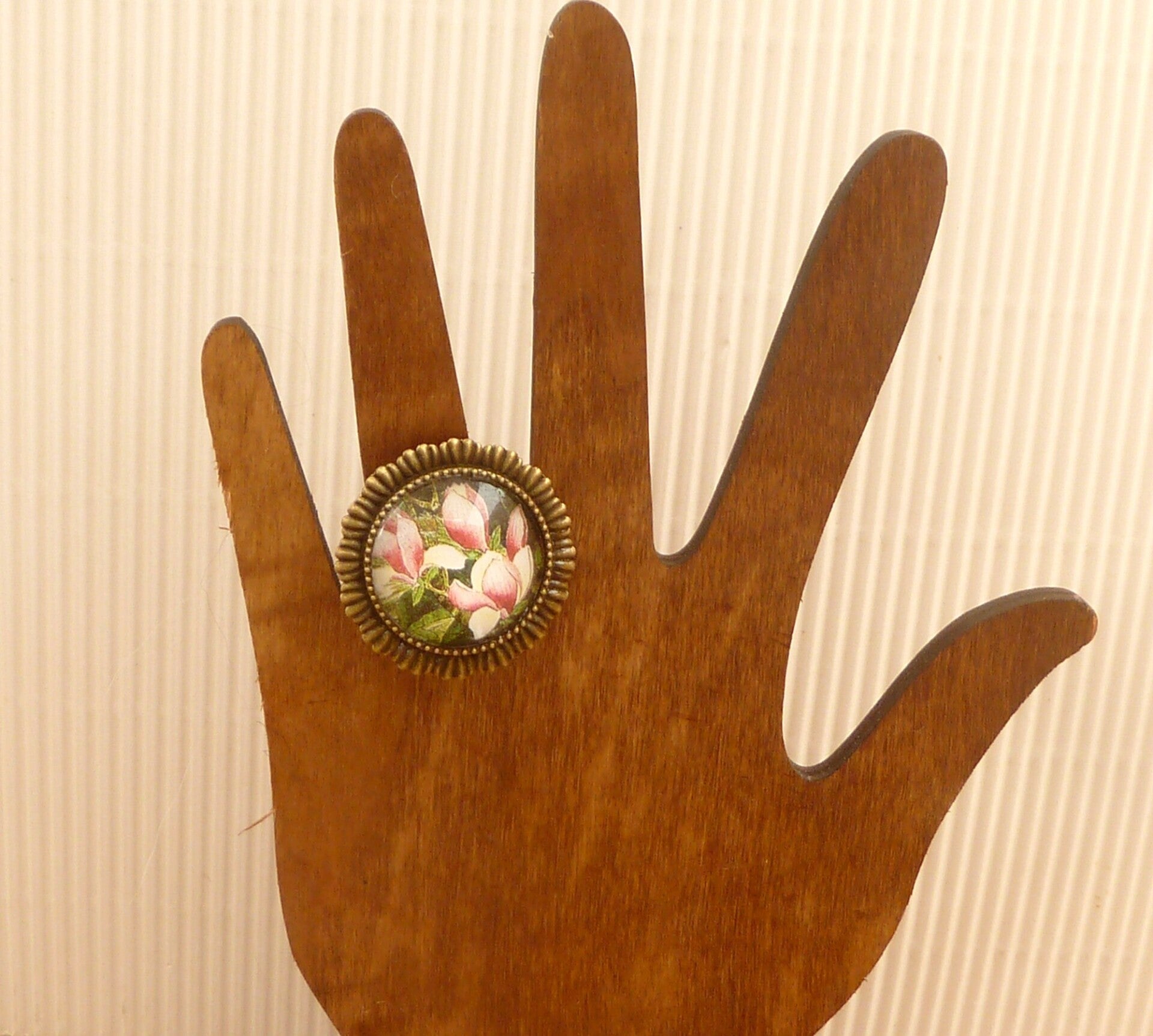 Großer Statement Ring mit Magnolien Motiv bronzefarben größenverstellbar