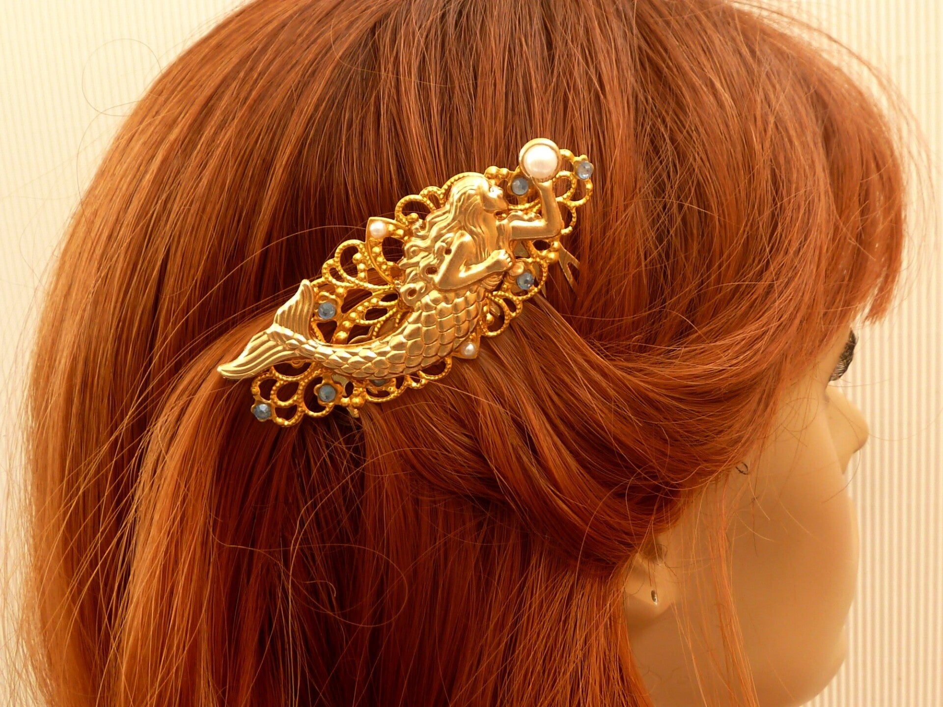 Fantasievoller Haarkamm mit schönem Meerjungfrau Motiv, goldfarben, oxidiertes Messing, hochwertiger Haarschmuck, Geschenkidee Frau