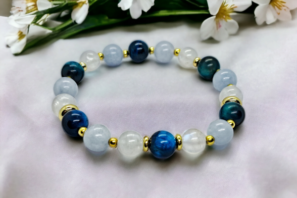 Tigers eye, moonstone and aquamarine 8mm beads bracelet