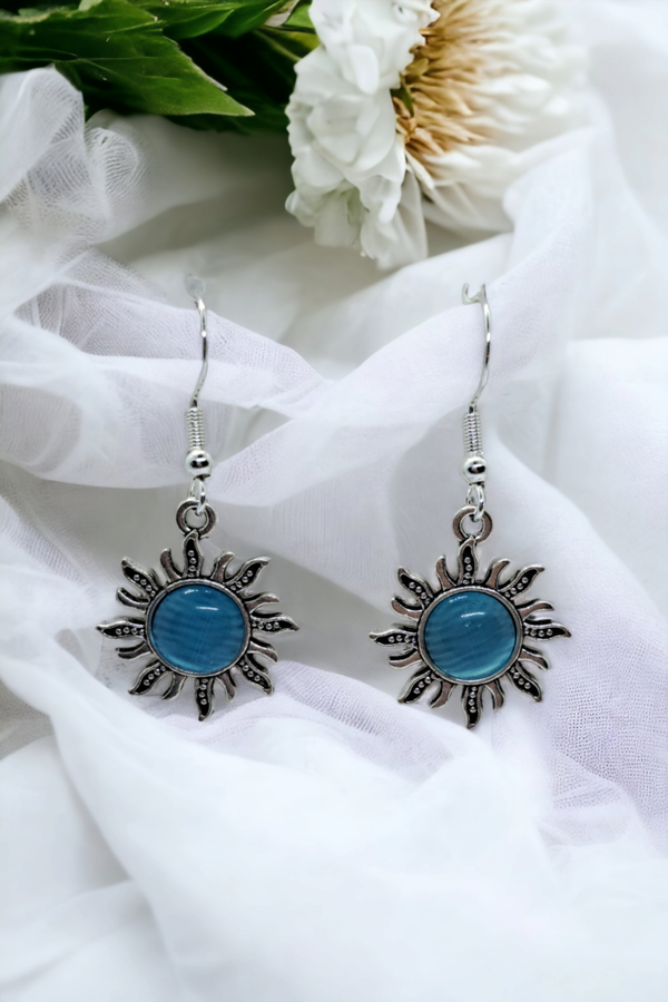 Sun charm with cat's eye drop earrings
