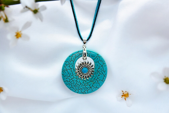 Large turquoise doughnut pendant necklace