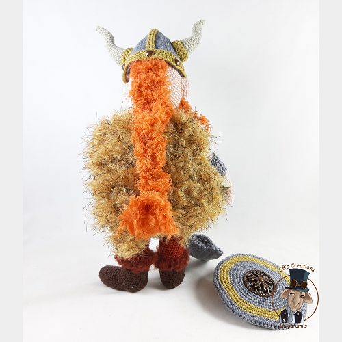 Fluffy yarn cloak, crochet pattern viking