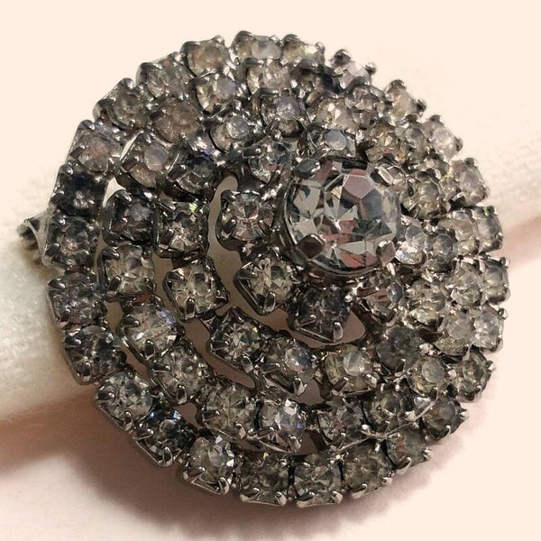 Outlet - Heldere strass broche