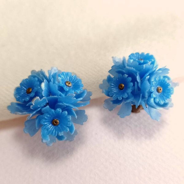 Blauwe bloemetjes oorbellen 60s