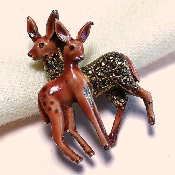 Twee hertjes broche 60s