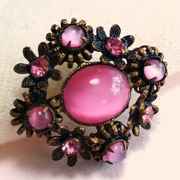 Roze bloemetje broche 60s