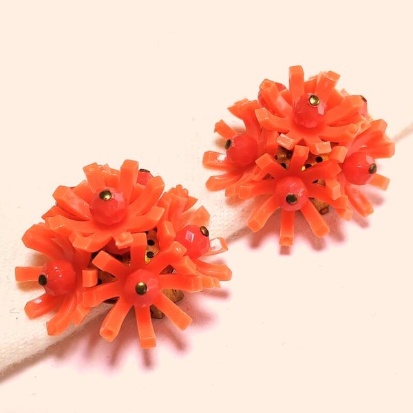 Oranje bloemen oorbellen 80s