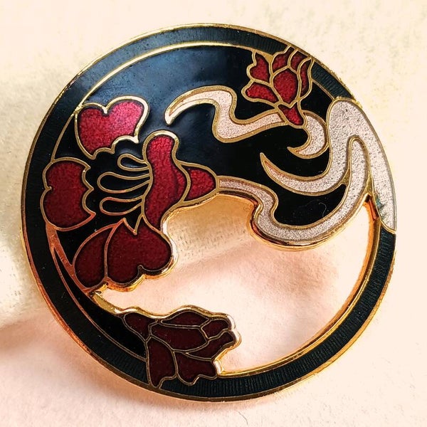 Crown Fish cloisonné bloem broche 80s