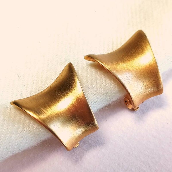 Anne Klein matte oorbellen 90s