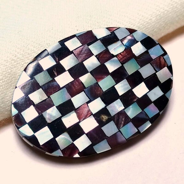 Parelmoeren zwart wit geblokte broche 80s