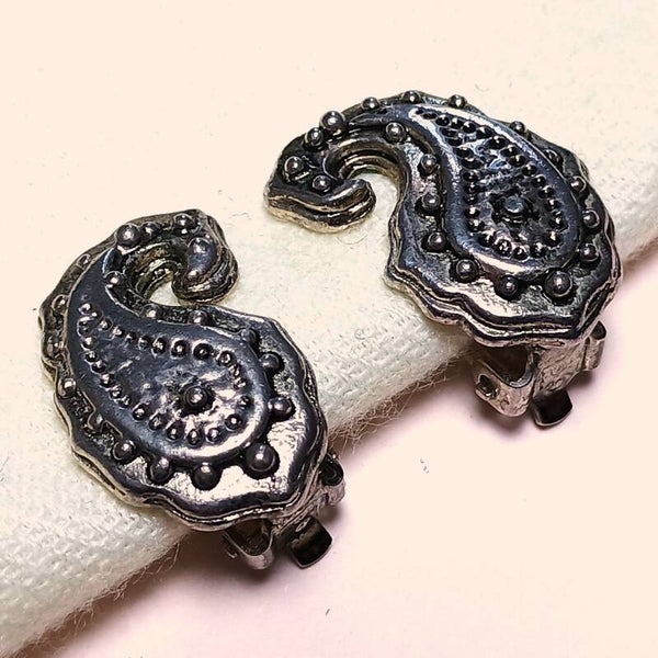 Zilverkleurige paisley oorbellen 80s