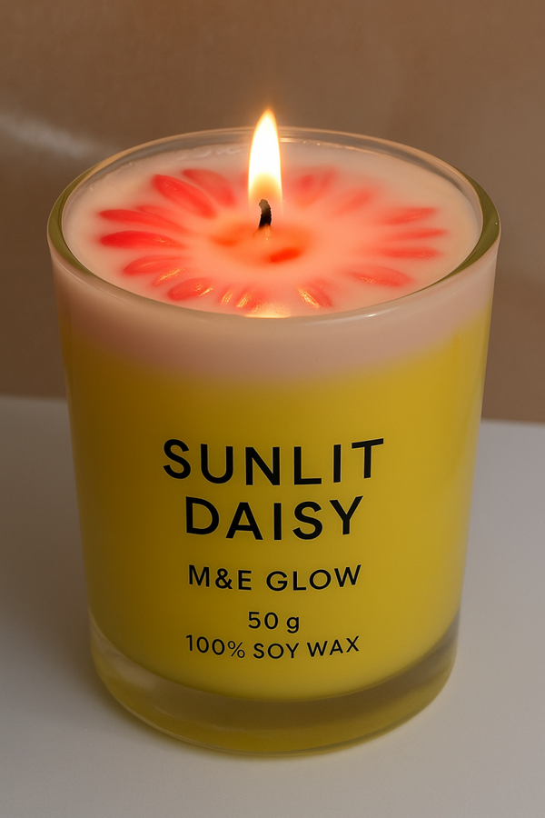 Sunlit Daisy Candle
