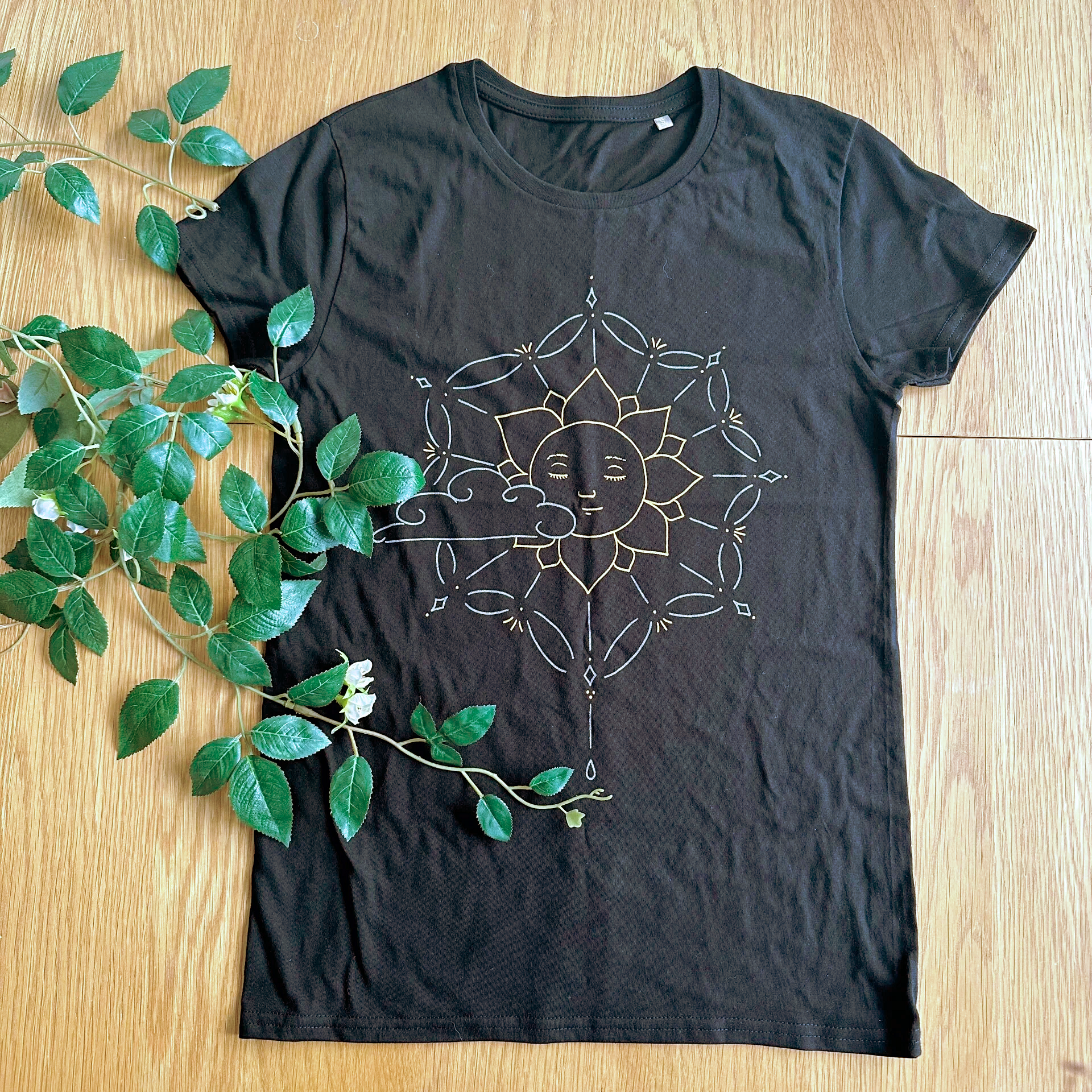 Pre-order: Zon of Maan t-shirt